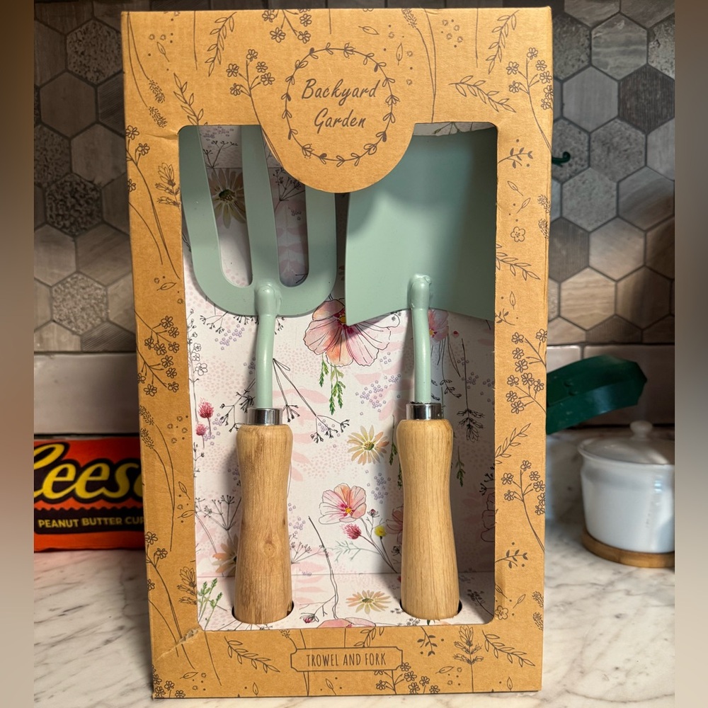 Trowel and fork gardening gift set